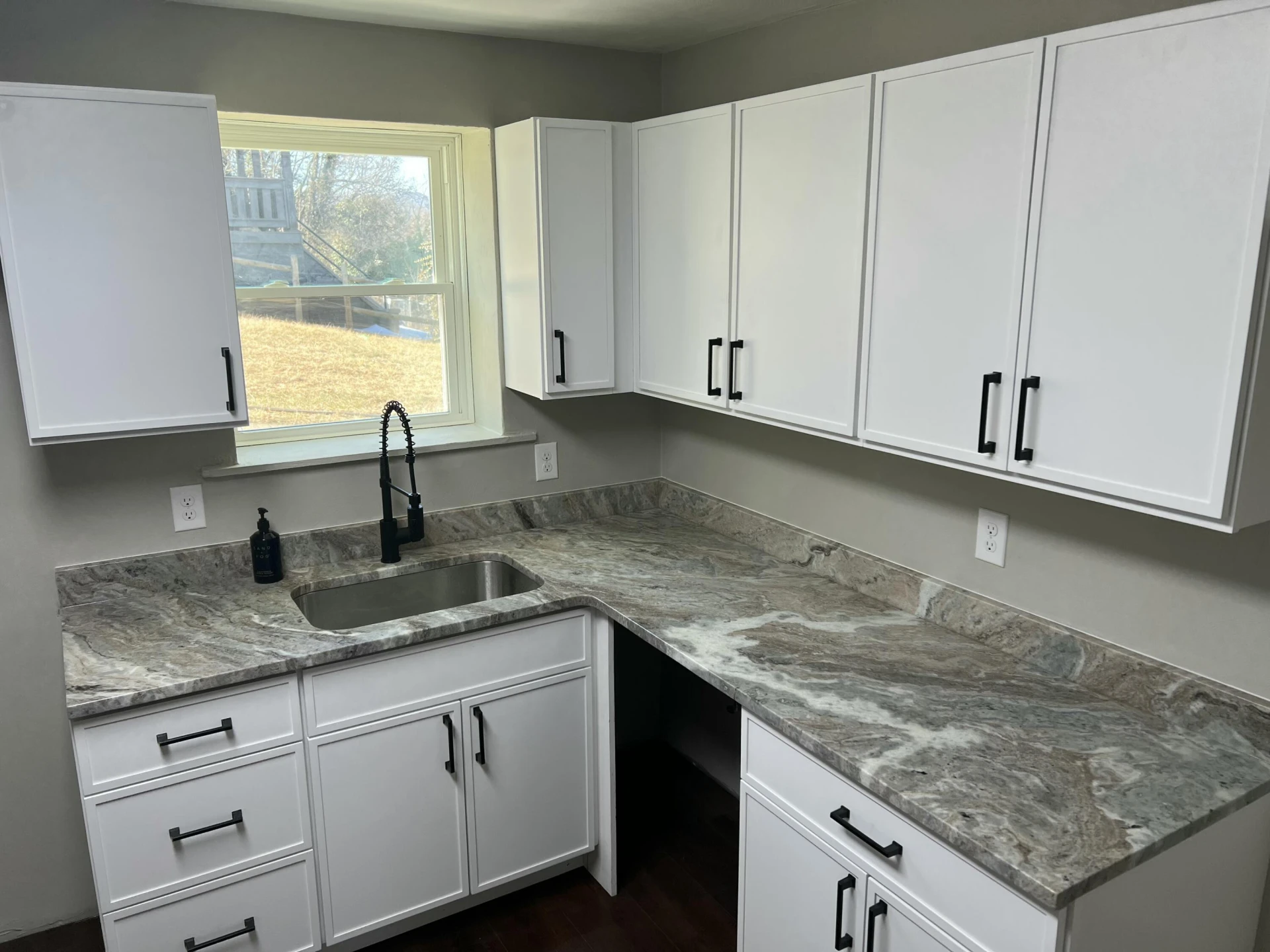 602 Rutherford AVE - Photo 8
