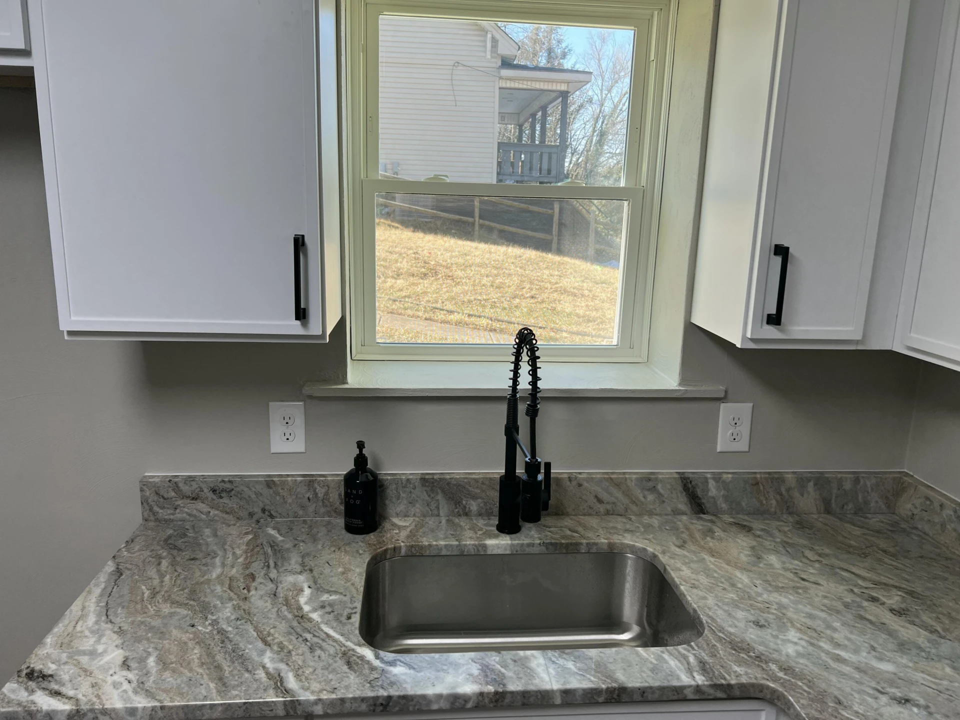602 Rutherford AVE - Photo 9