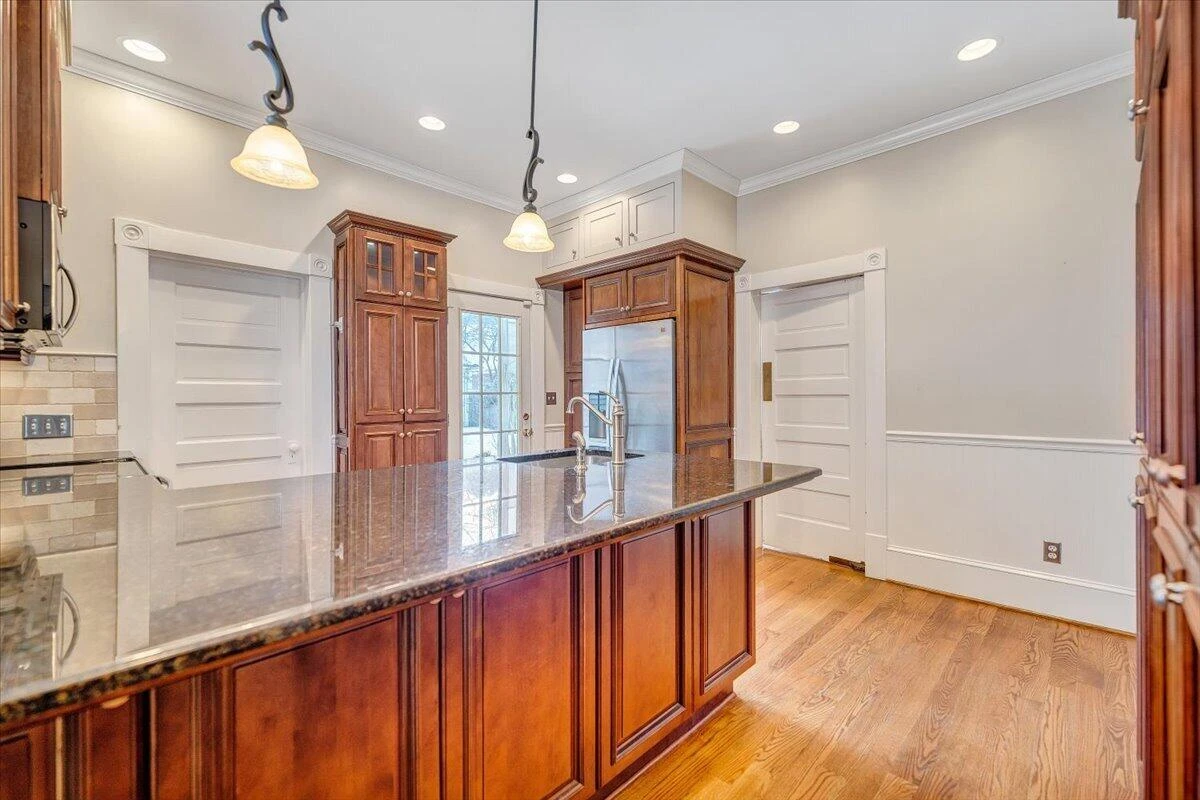 518 Walnut AVE - Photo 18