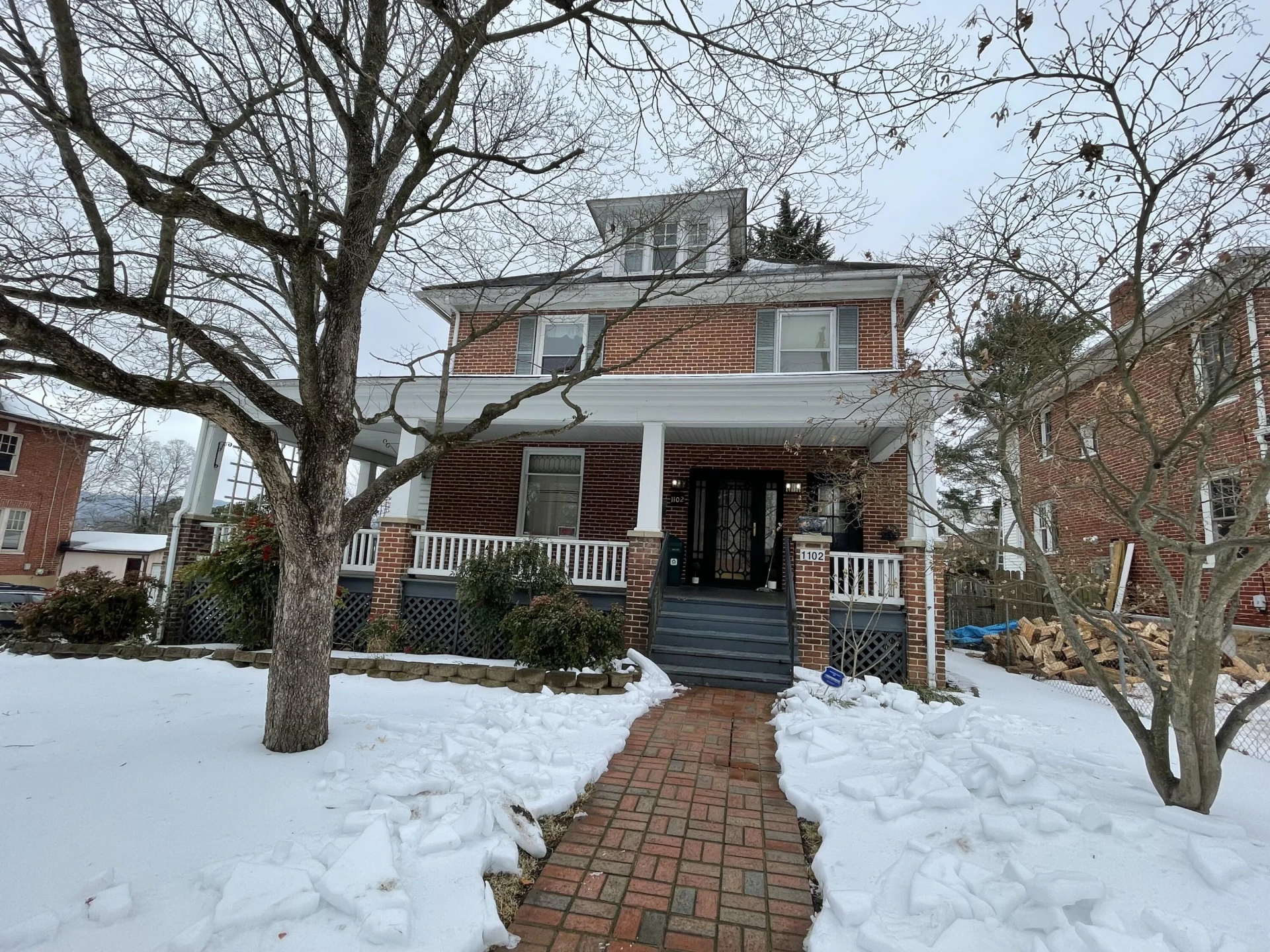 1102 Wasena AVE - Photo 2