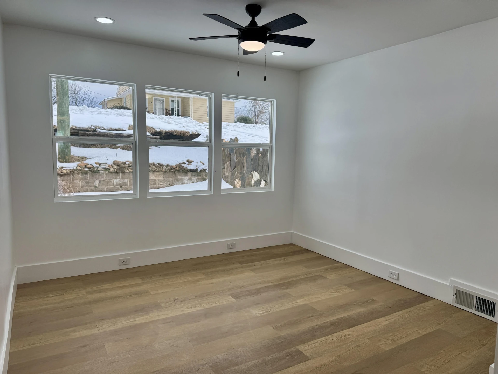 55 Hill ST - Photo 16