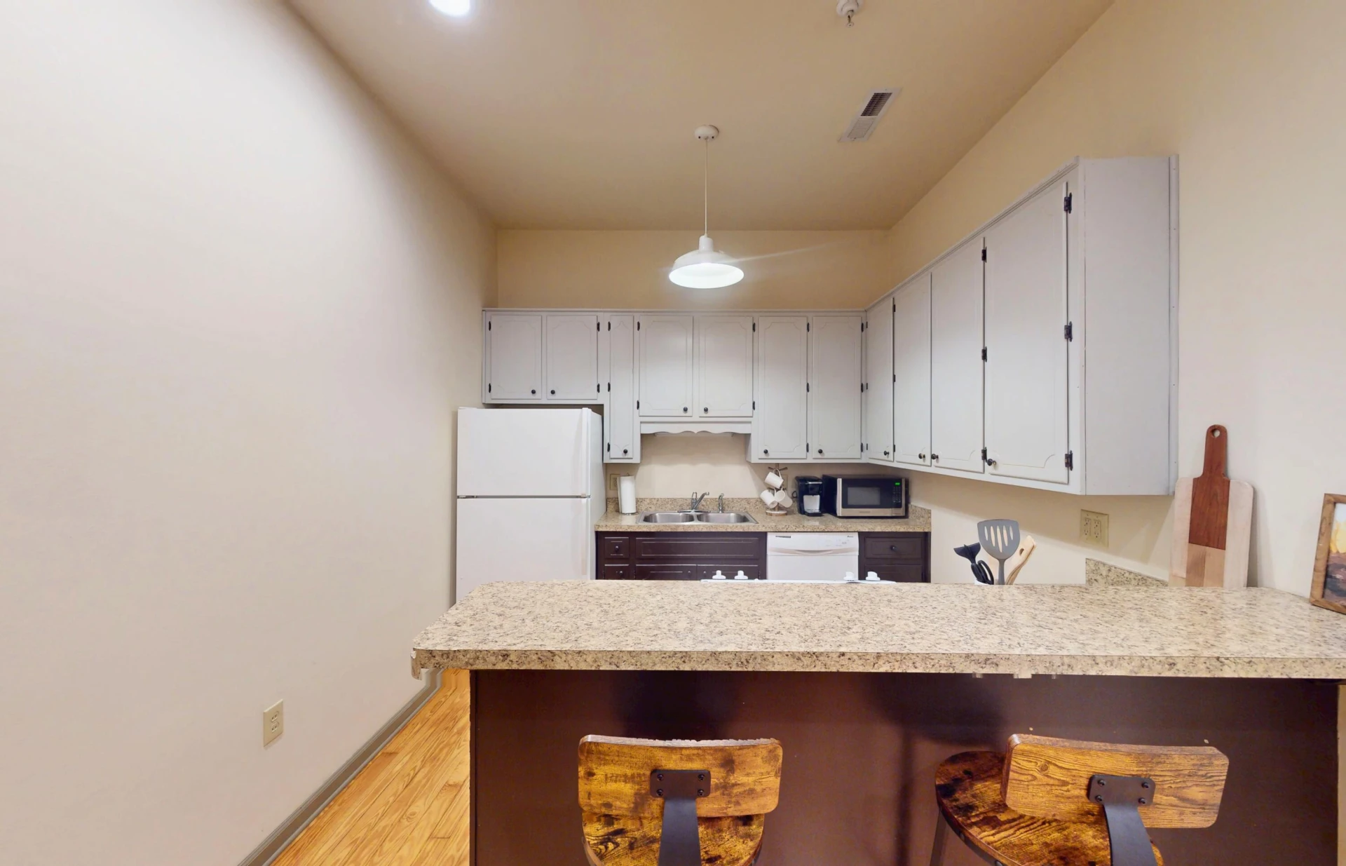 135 Salem AVE - Photo 14
