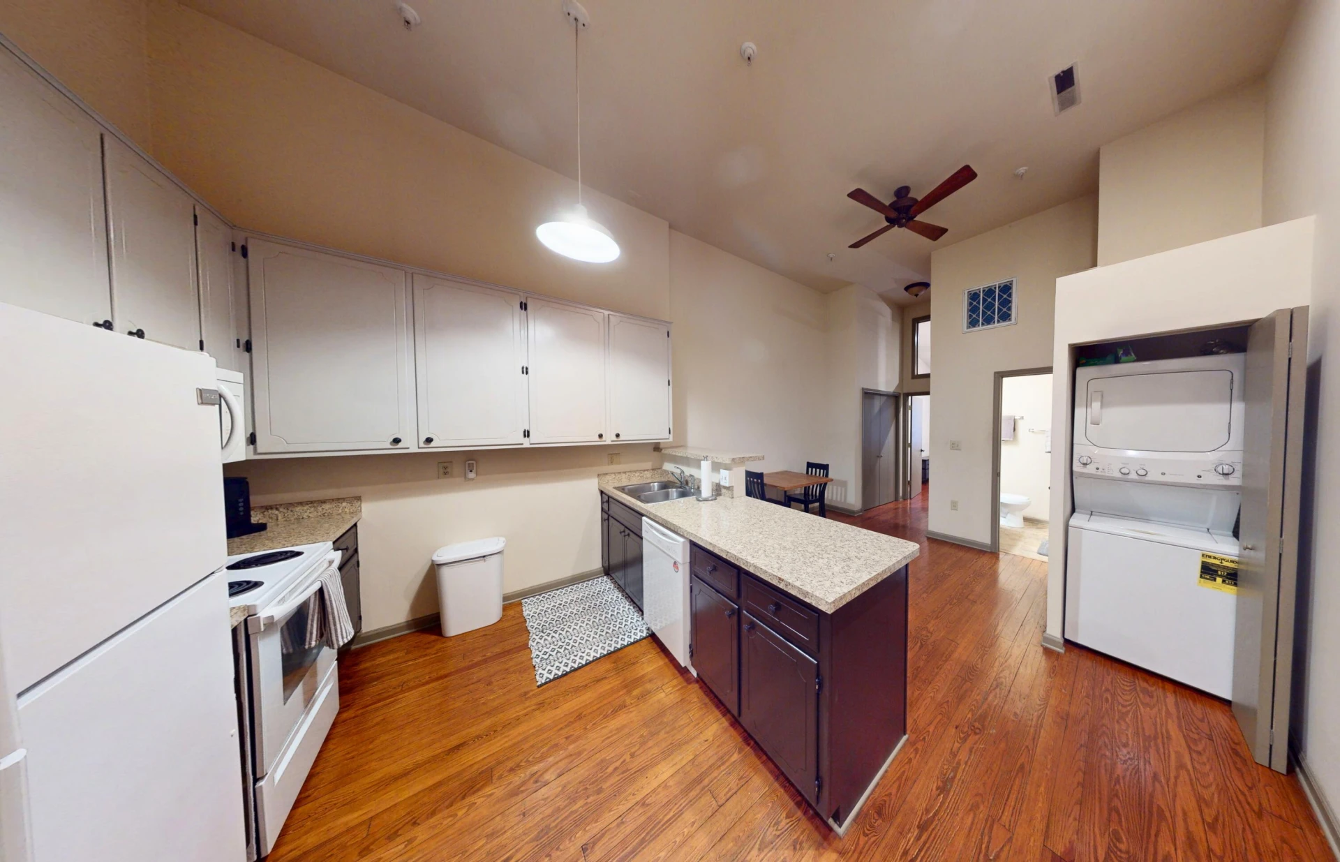 135 Salem AVE - Photo 9