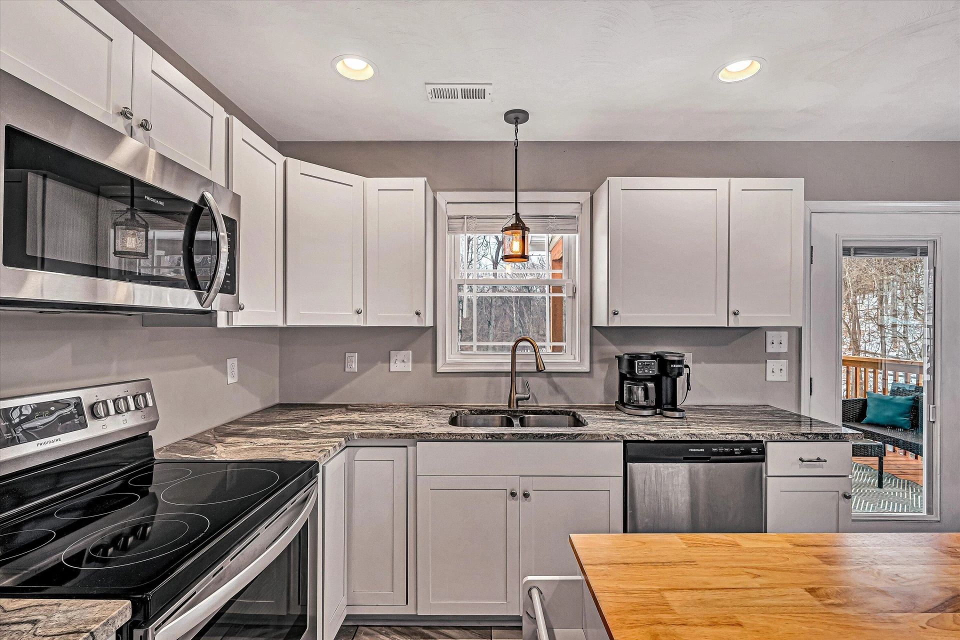 2111 Woodland RD - Photo 10