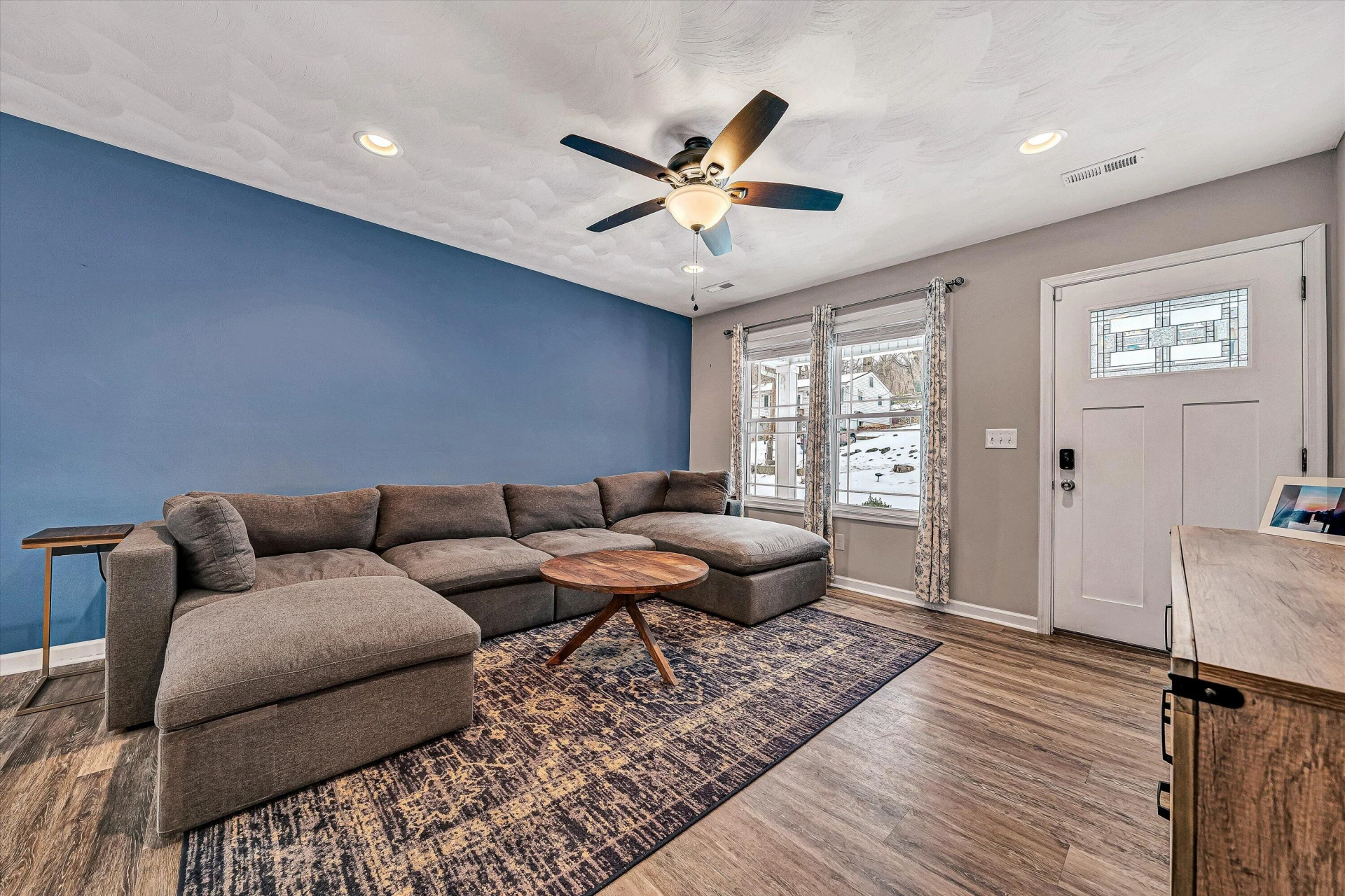 2111 Woodland RD - Photo 3