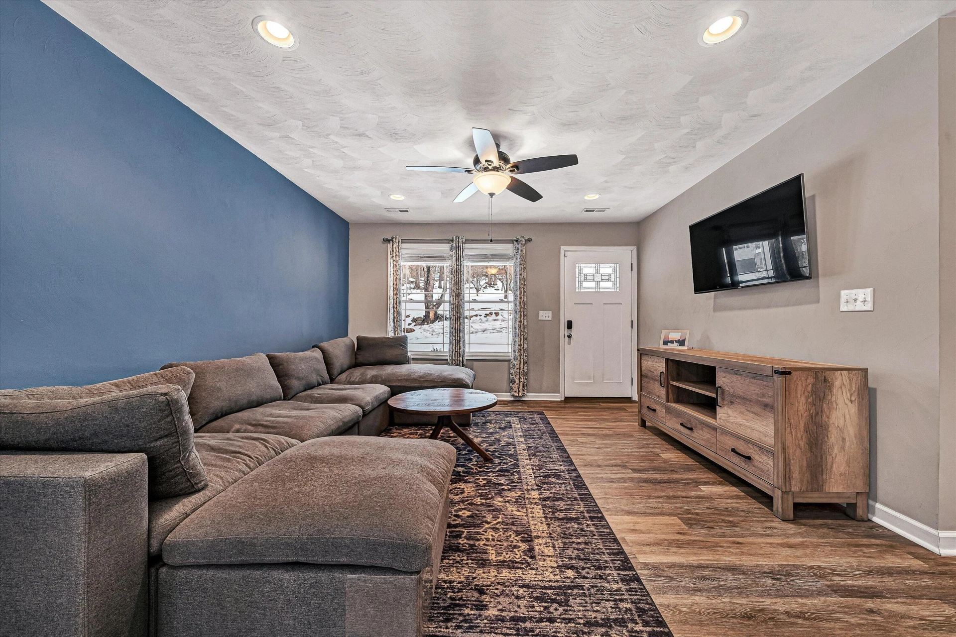 2111 Woodland RD - Photo 4