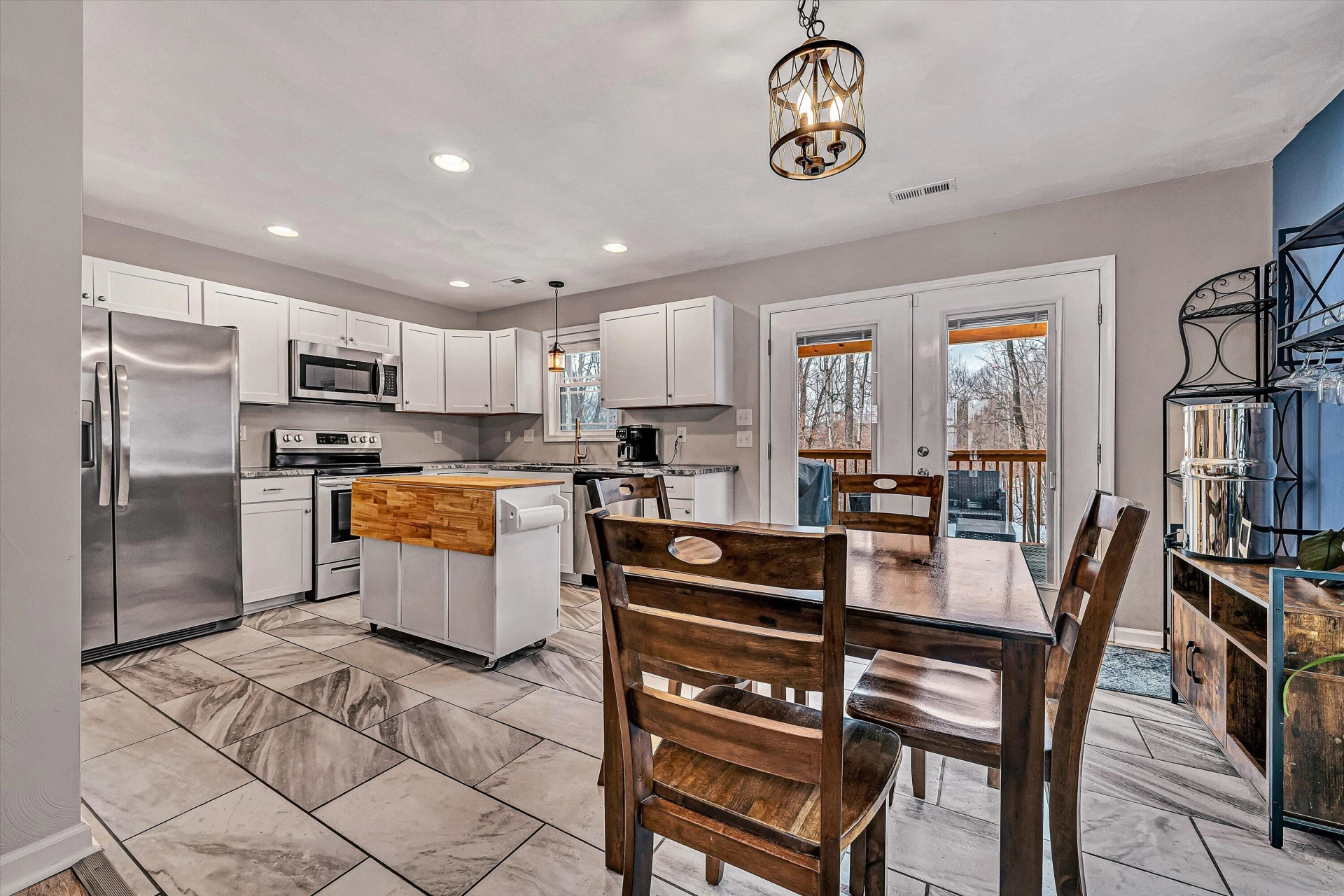 2111 Woodland RD - Photo 7
