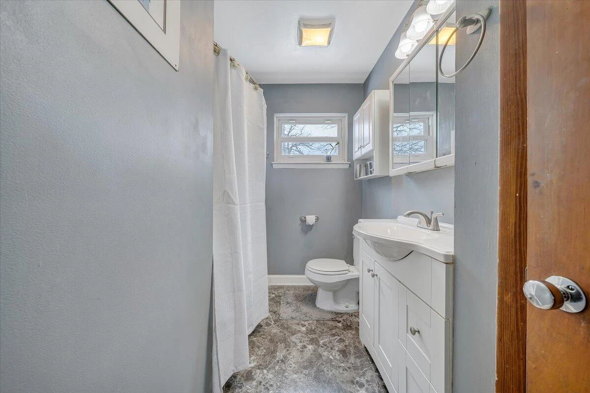 4644 Desi RD - Photo 17