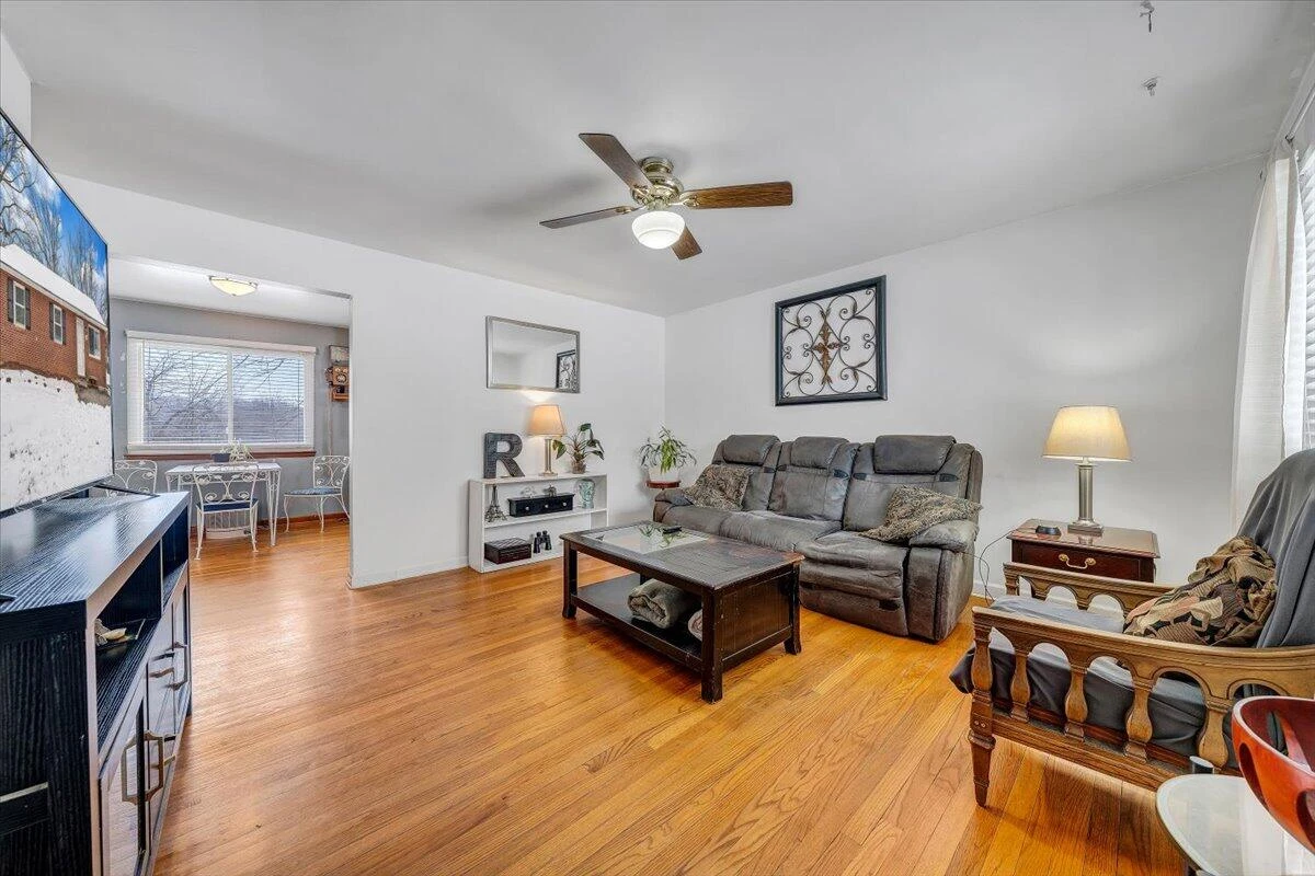 4644 Desi RD - Photo 7