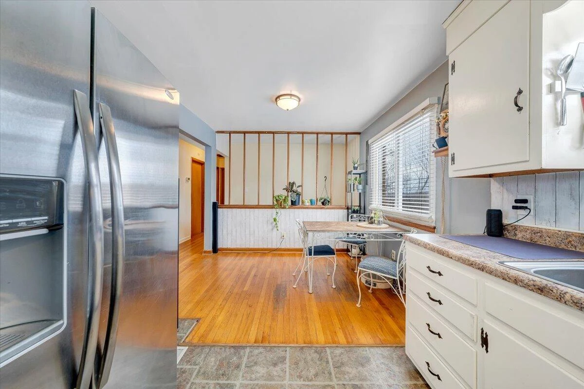 4644 Desi RD - Photo 11