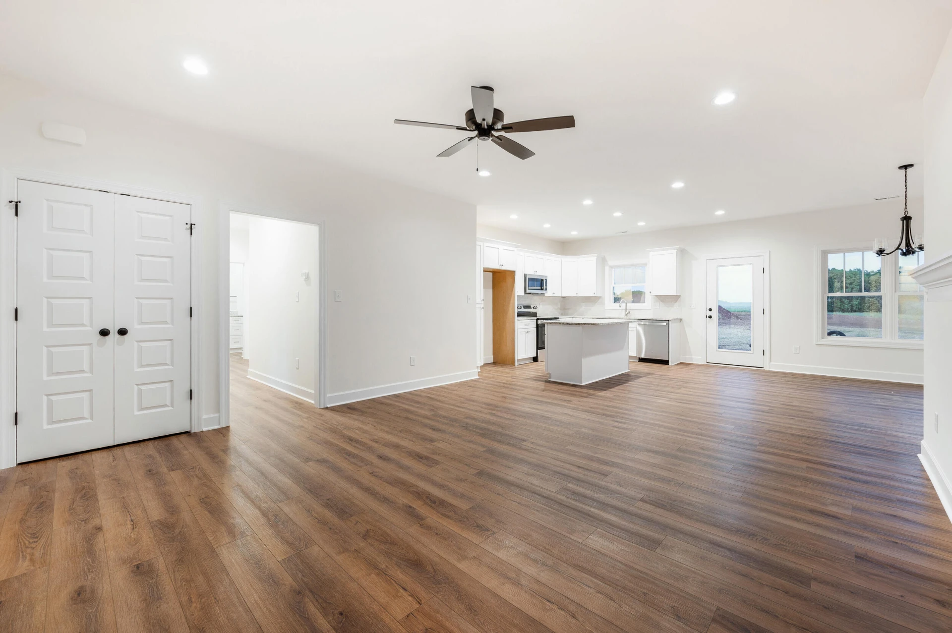 10480 Leesville RD - Photo 13