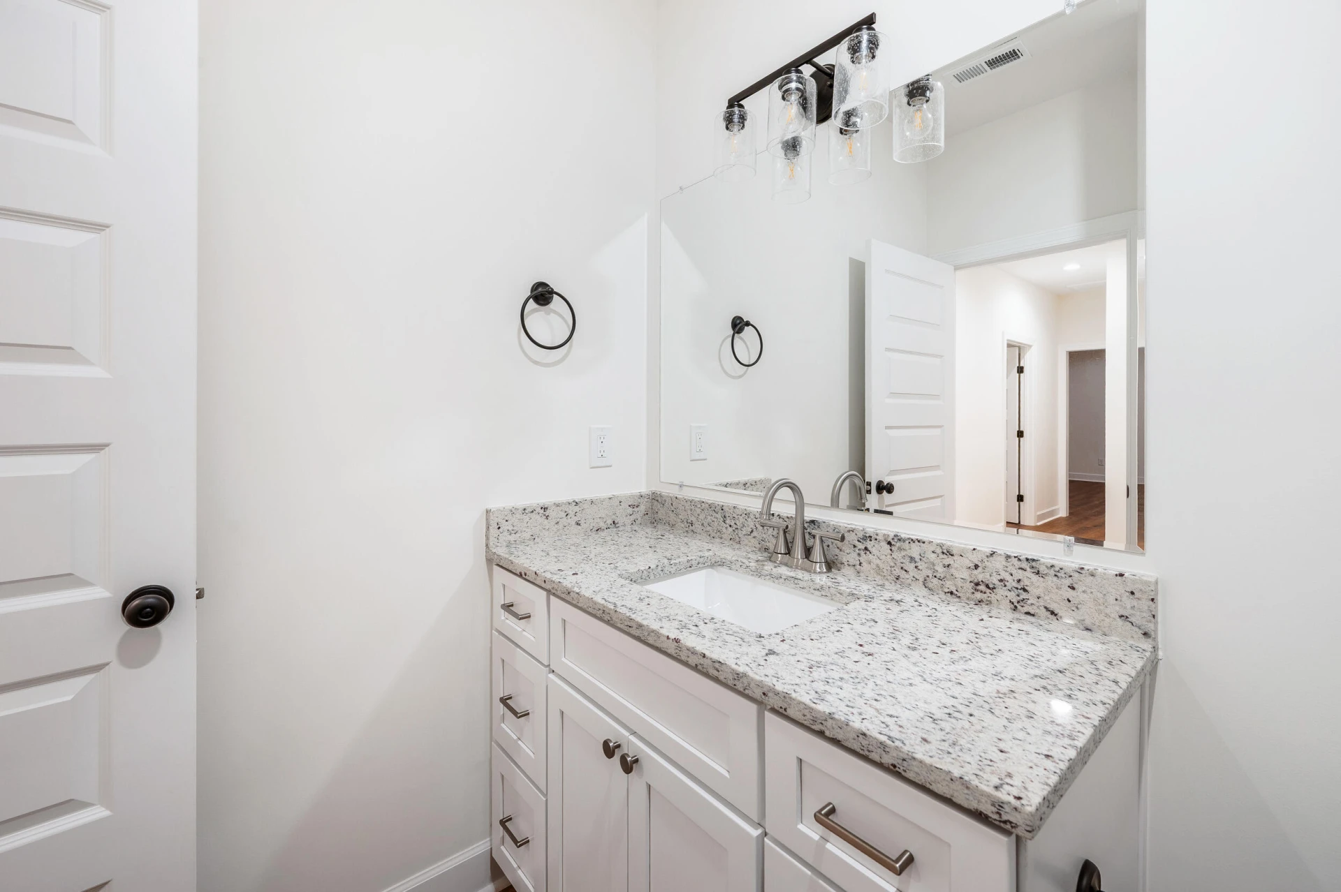 10480 Leesville RD - Photo 20