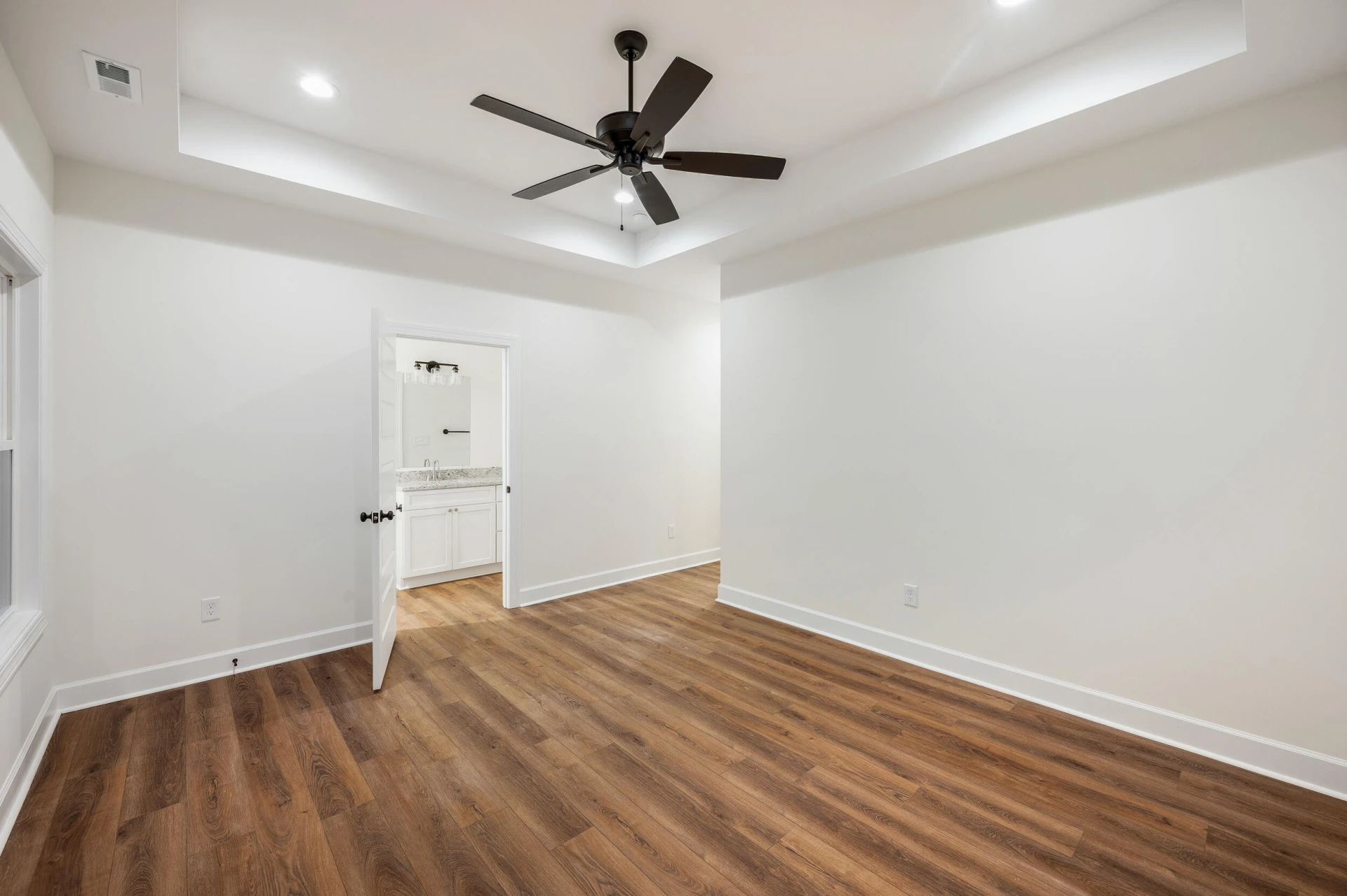 10480 Leesville RD - Photo 24
