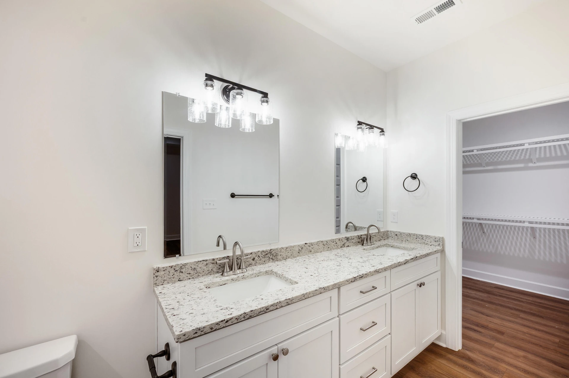 10480 Leesville RD - Photo 25