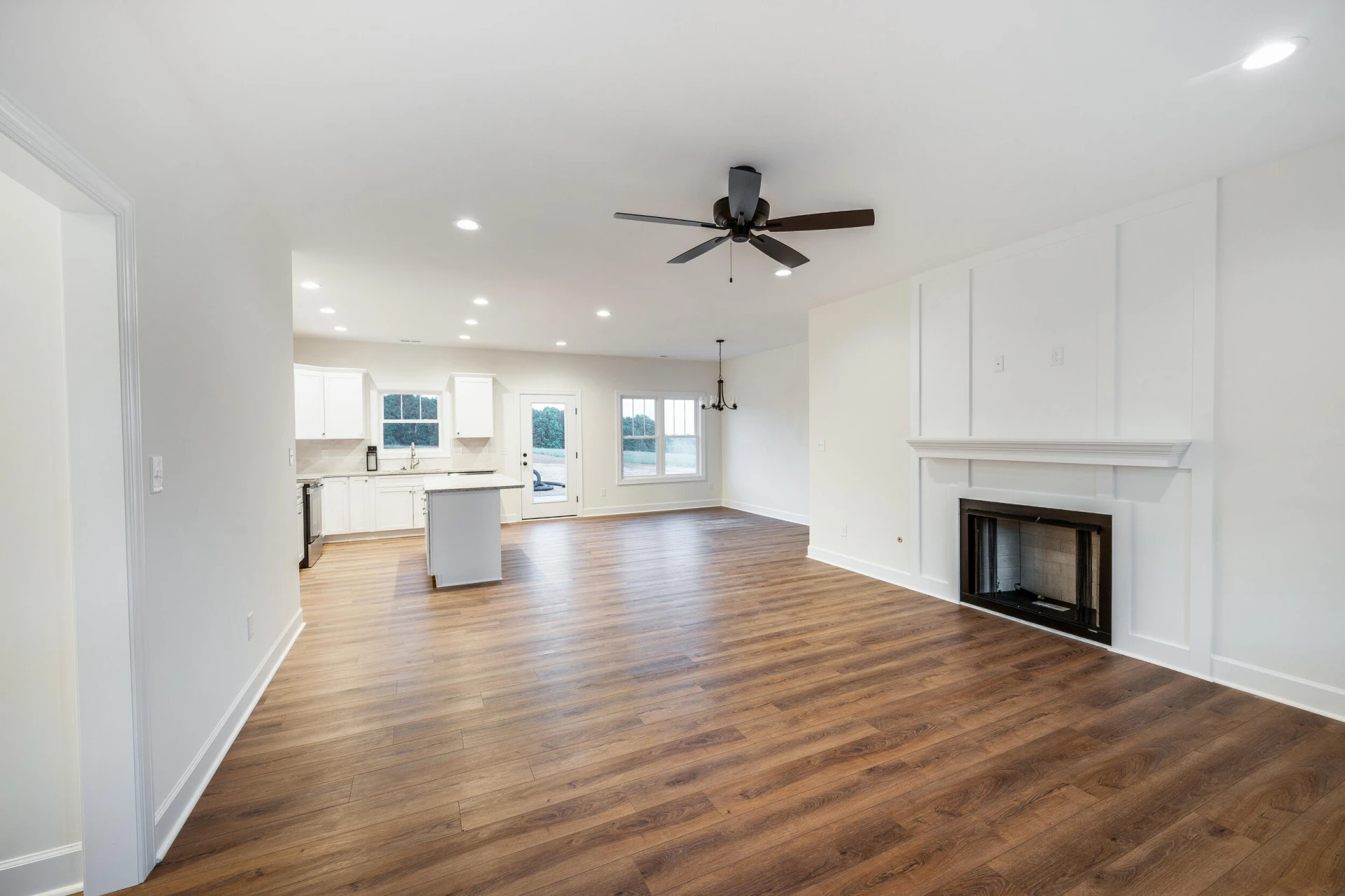 10480 Leesville RD - Photo 4