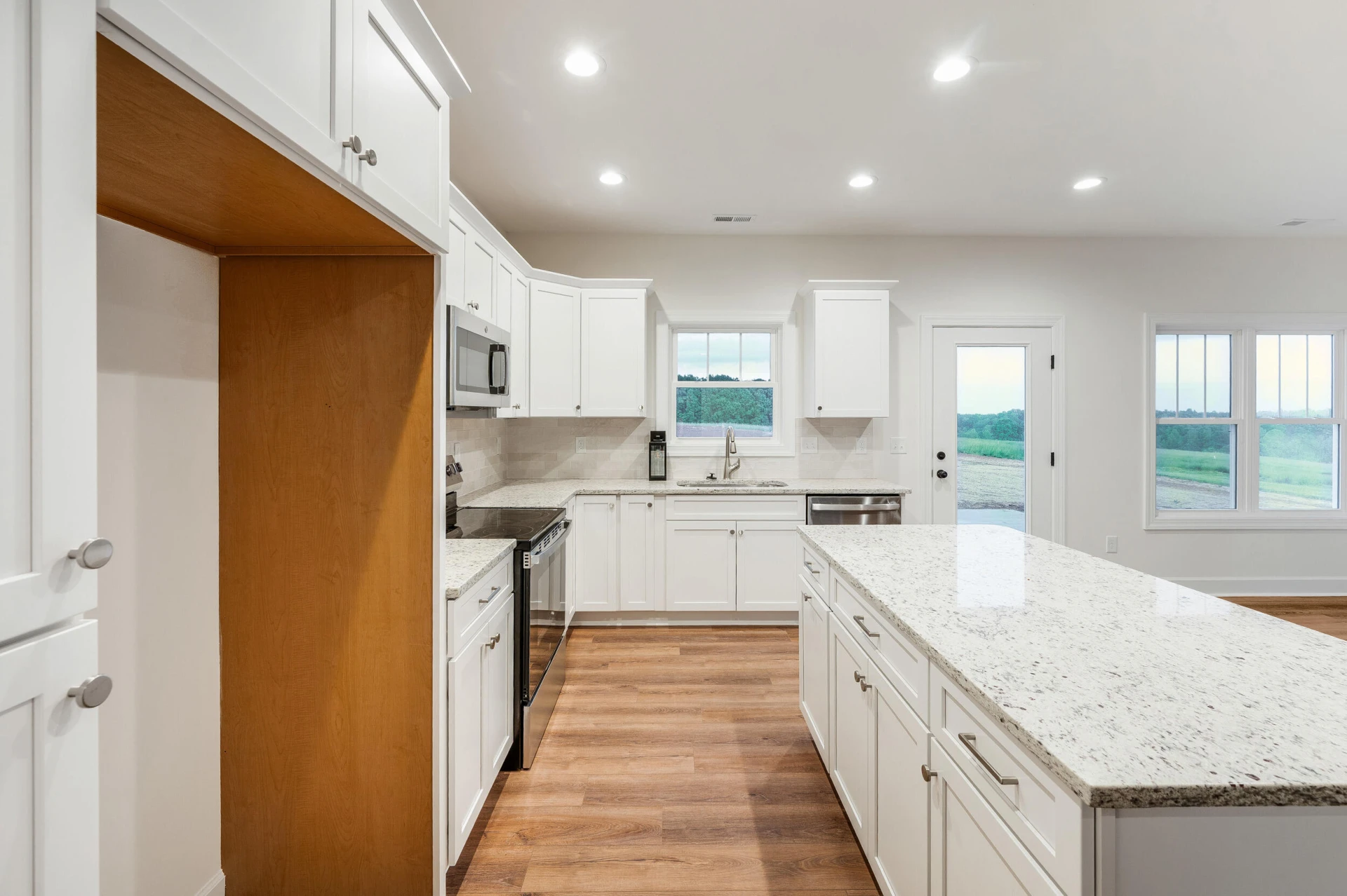 10480 Leesville RD - Photo 6