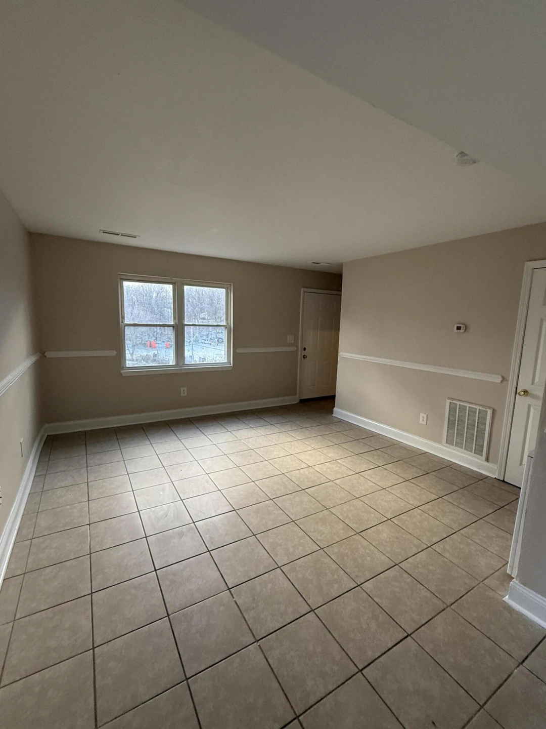 1608 Eastern AVE - Photo 3
