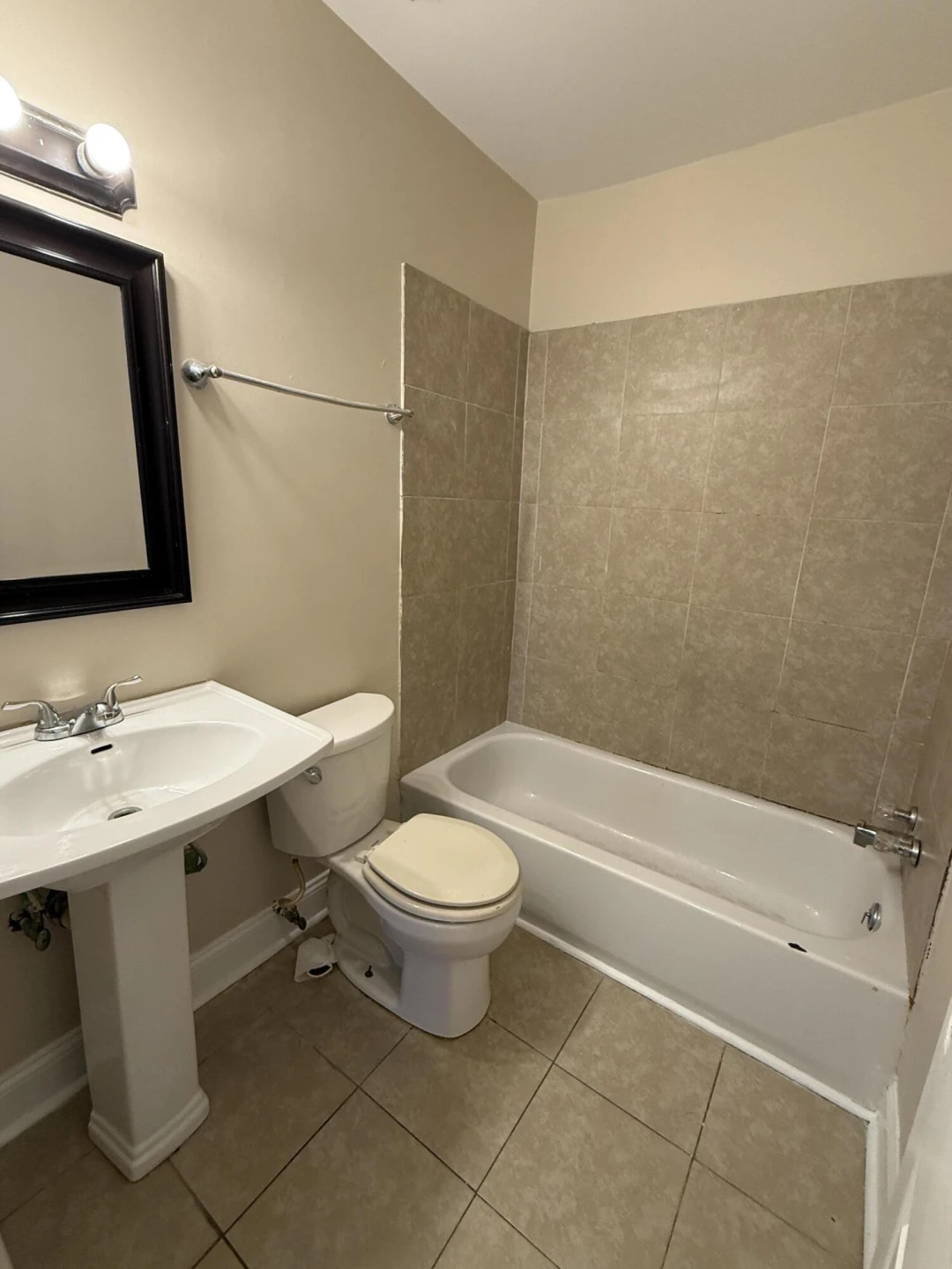 1608 Eastern AVE - Photo 6
