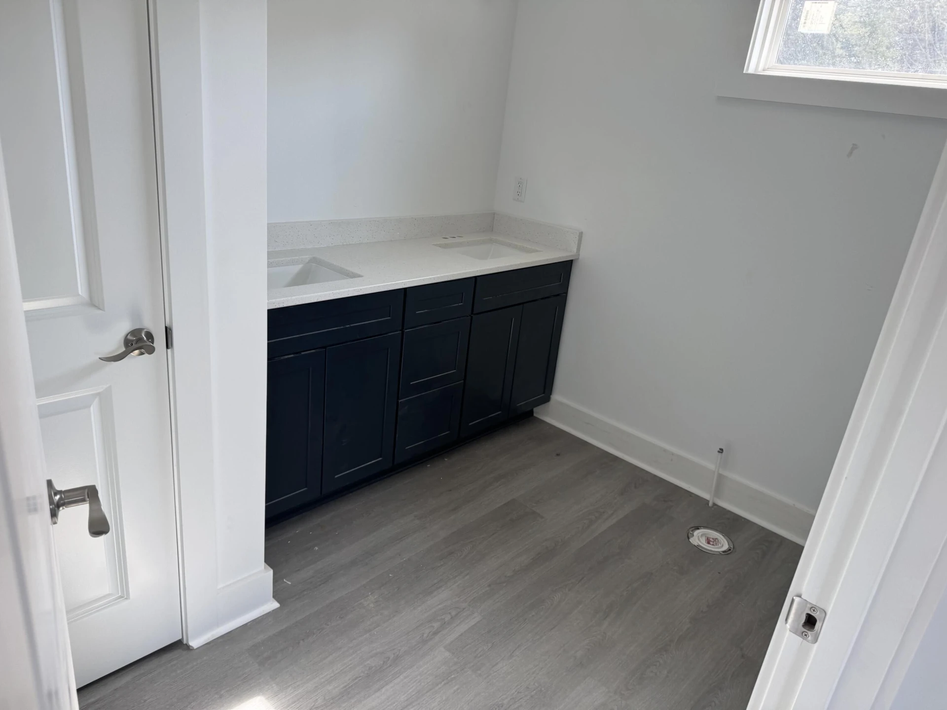 6496 Scruggs RD - Photo 17