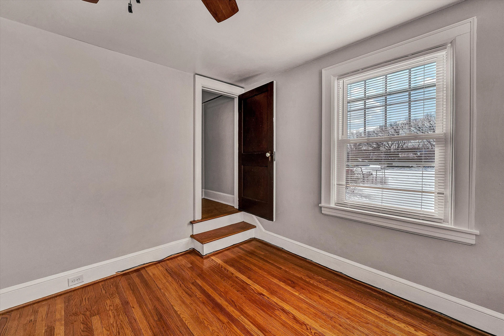 2803 Burton AVE - Photo 14