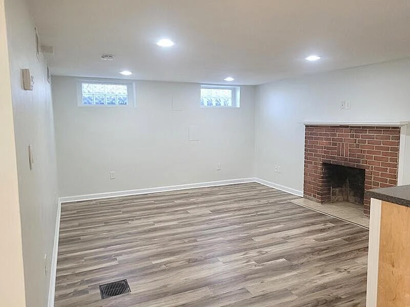 2803 Burton AVE - Photo 18