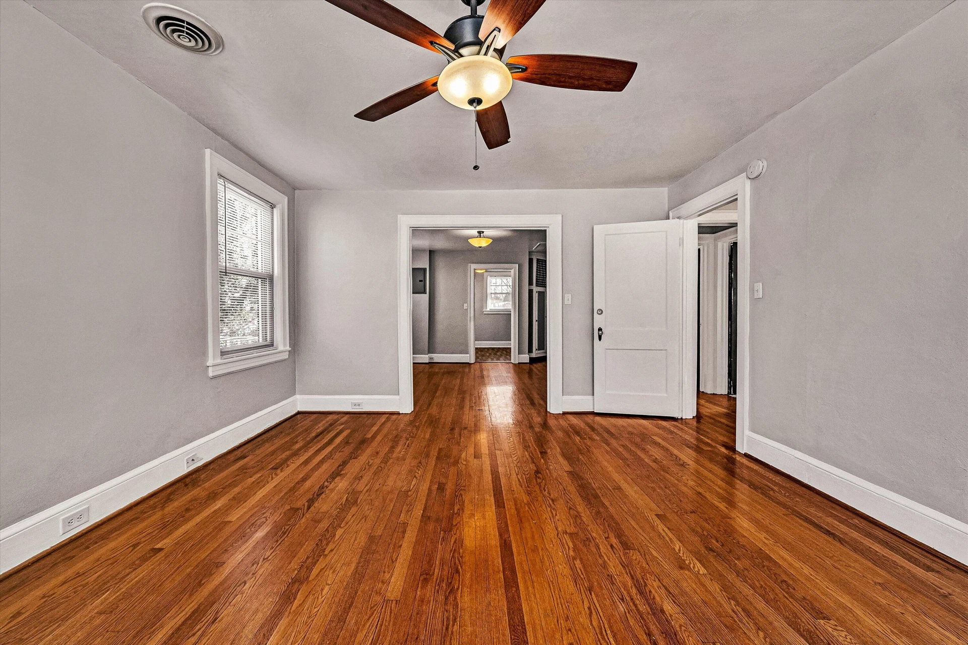 2803 Burton AVE - Photo 4