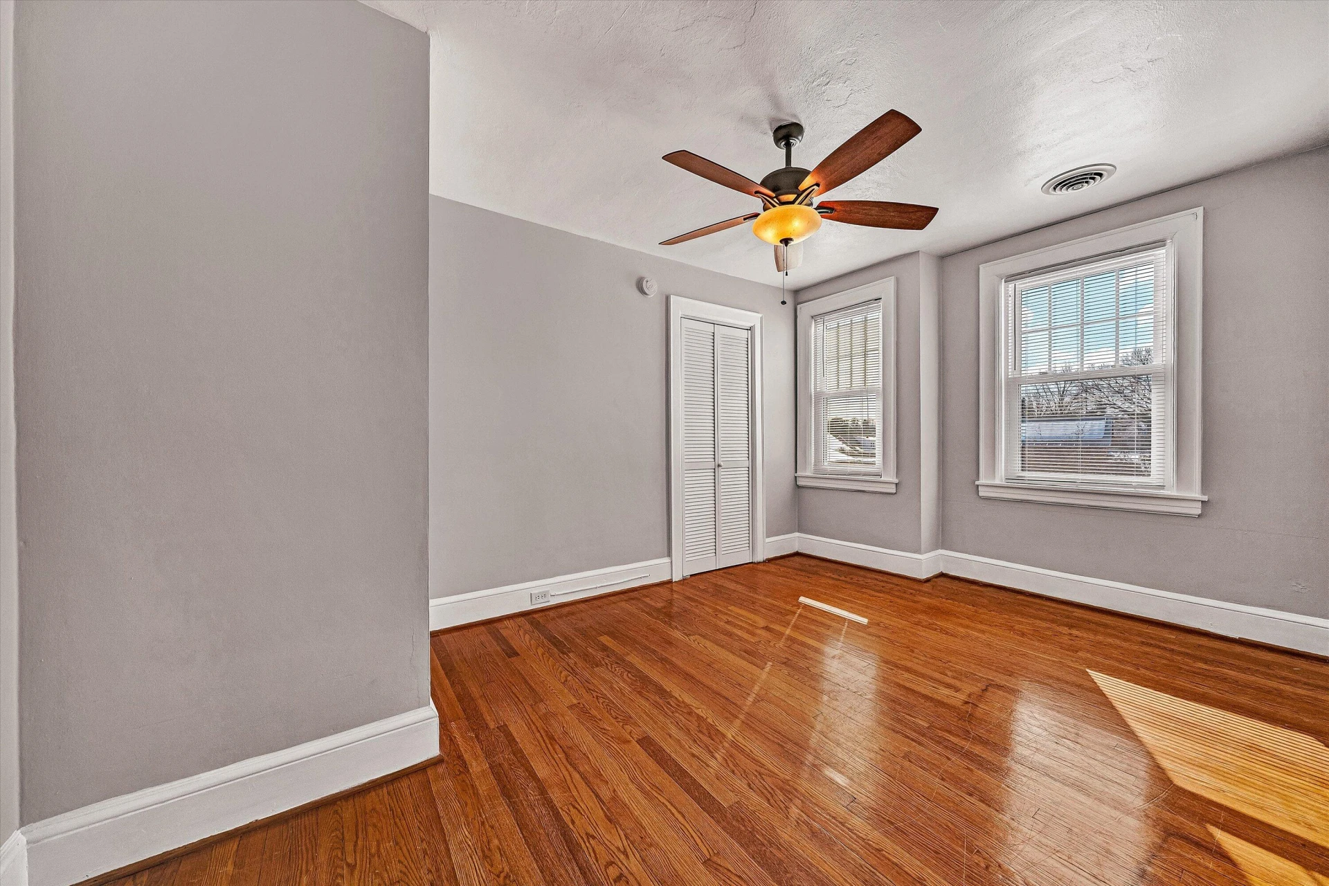 2803 Burton AVE - Photo 7