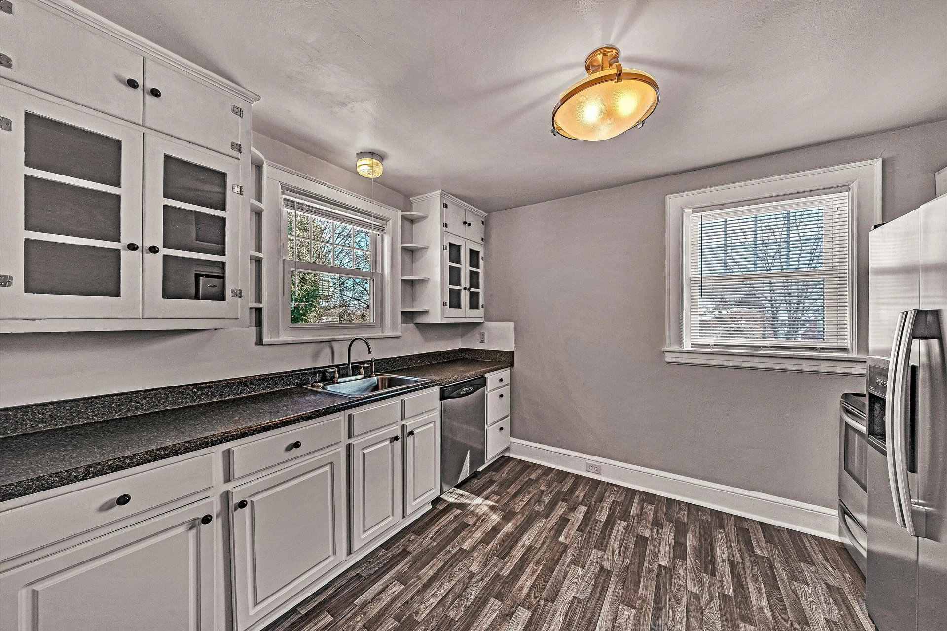 2803 Burton AVE - Photo 9