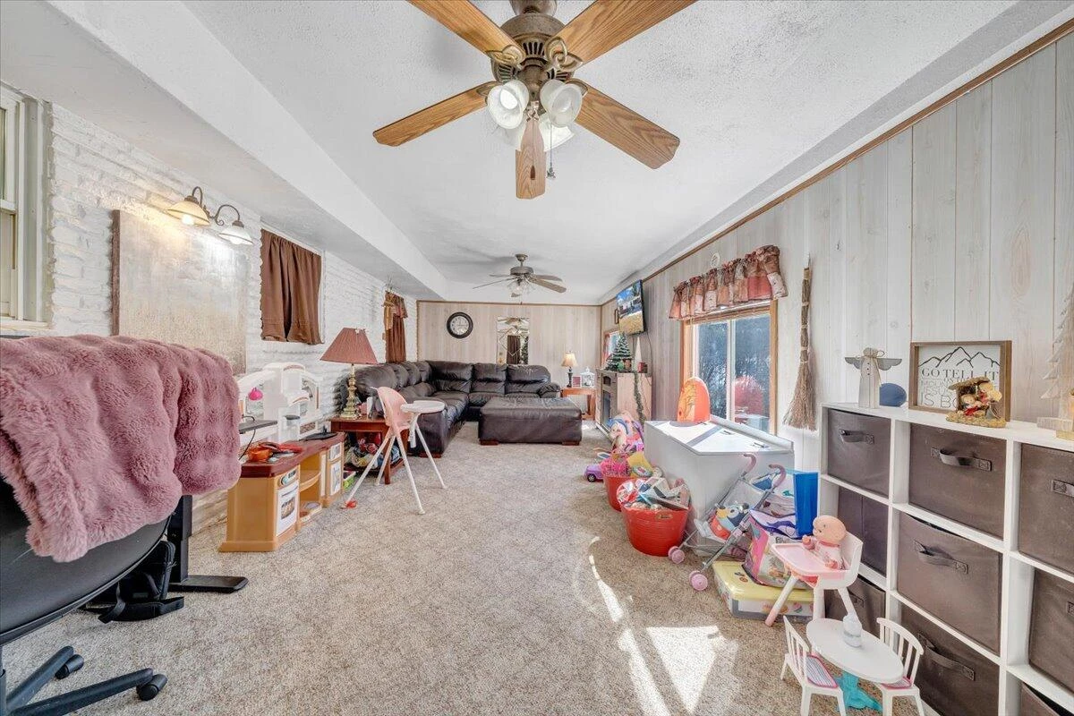 1019 Rosemary AVE - Photo 14