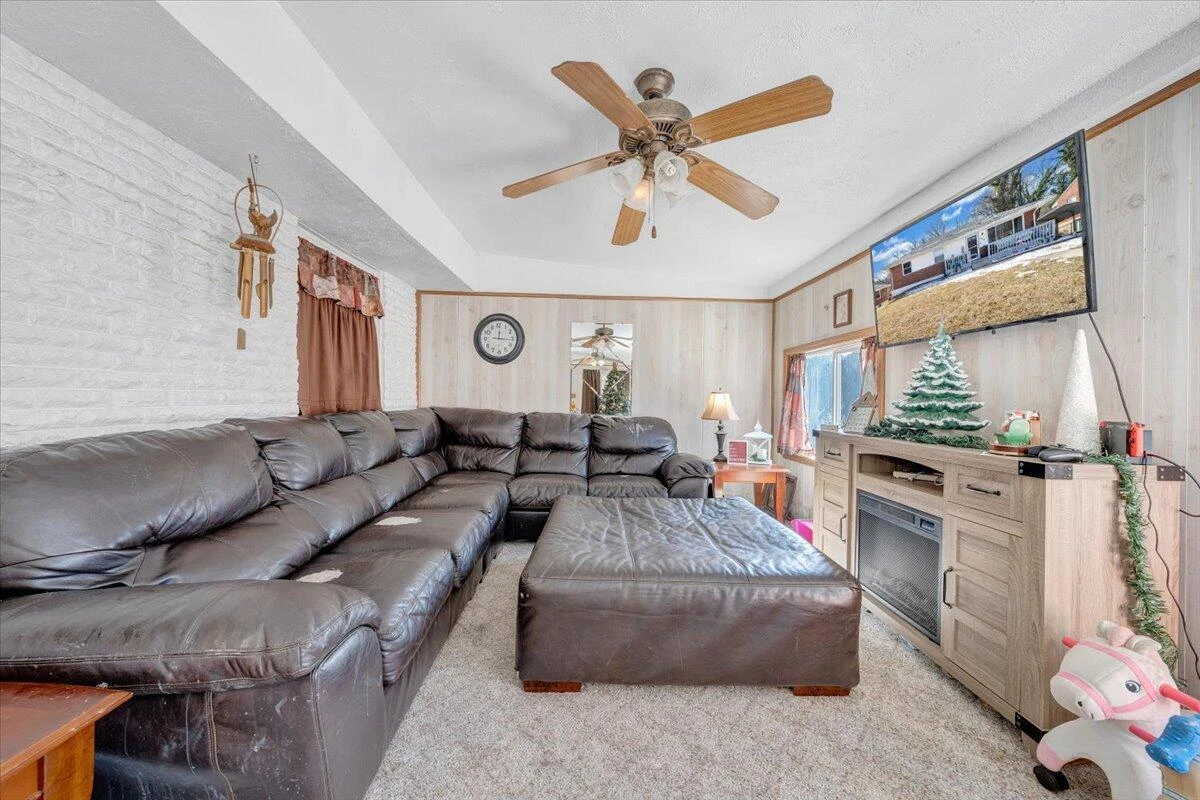 1019 Rosemary AVE - Photo 15