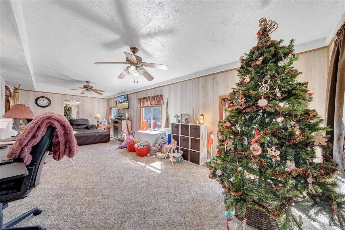 1019 Rosemary AVE - Photo 16