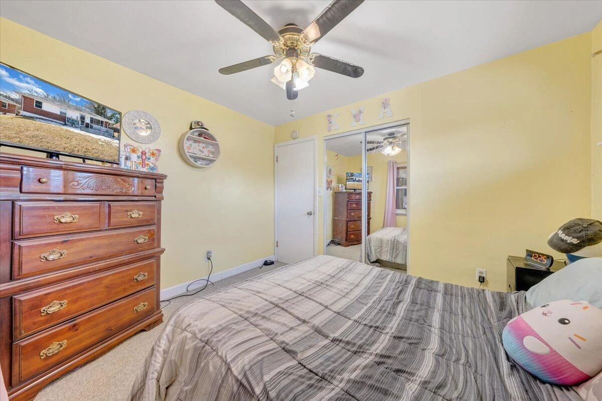 1019 Rosemary AVE - Photo 18