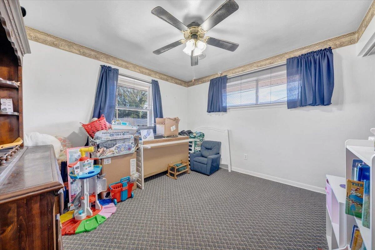 1019 Rosemary AVE - Photo 21