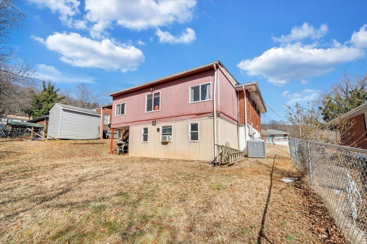 1019 Rosemary AVE - Photo 37