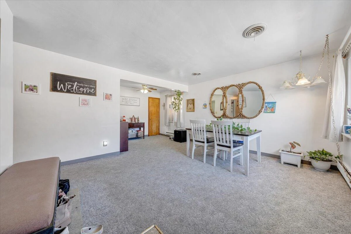 1019 Rosemary AVE - Photo 4