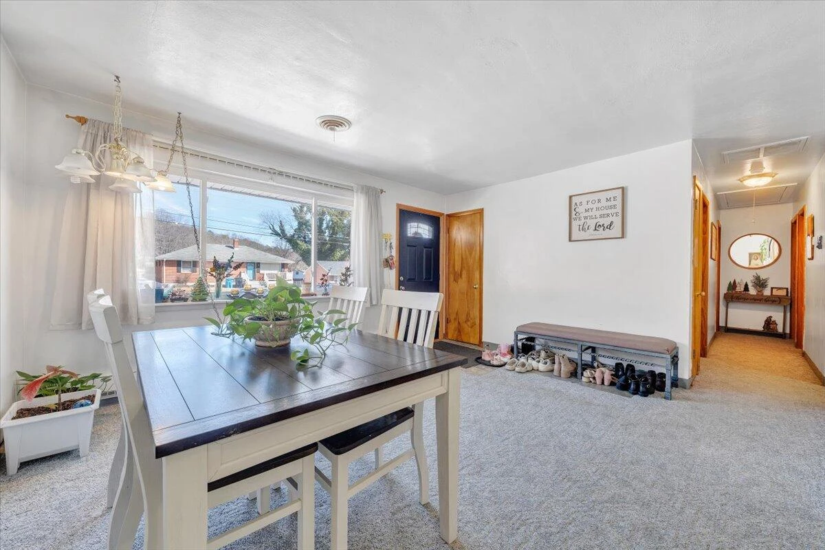1019 Rosemary AVE - Photo 6