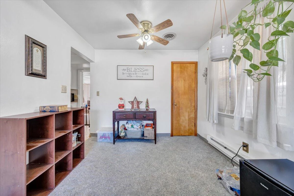 1019 Rosemary AVE - Photo 8