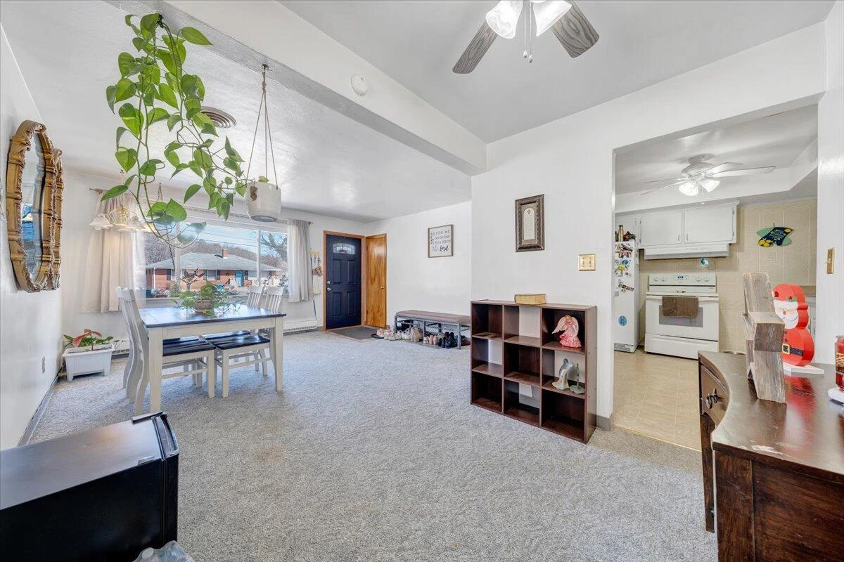 1019 Rosemary AVE - Photo 9