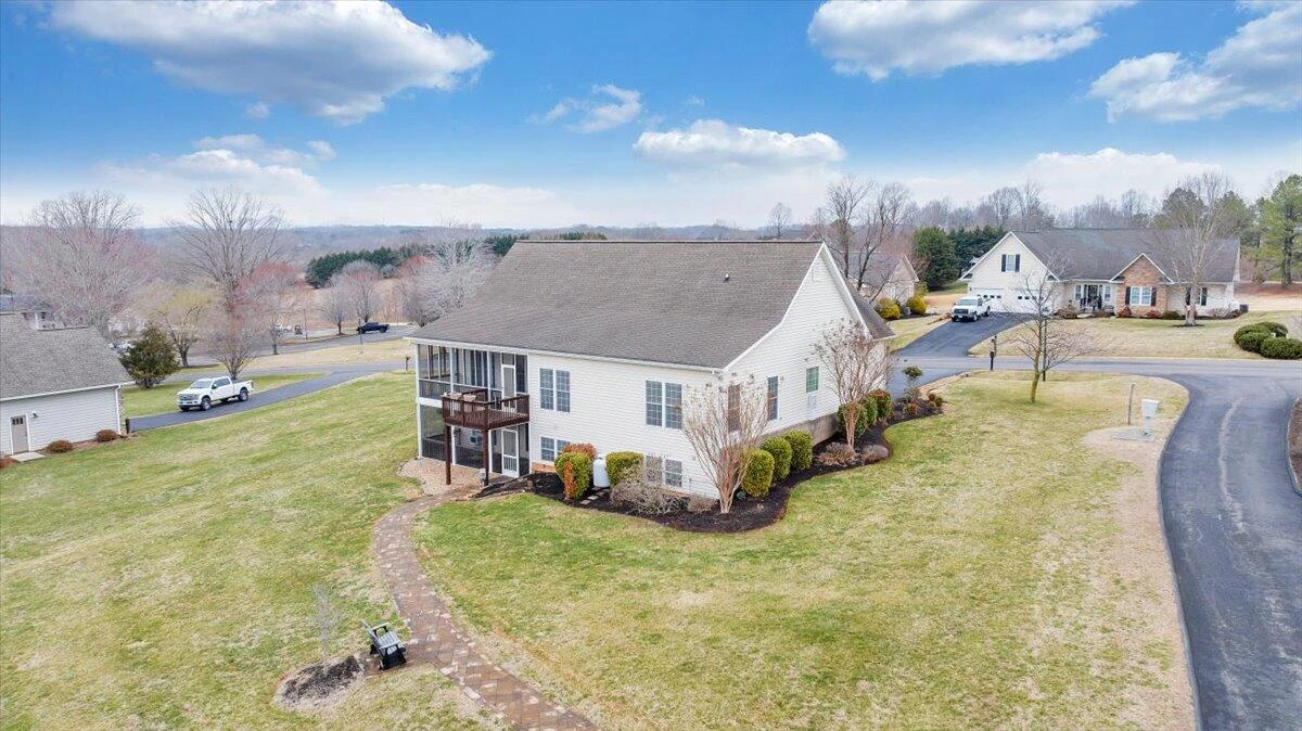 275 Chestnut Creek DR - Photo 110