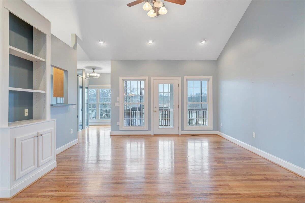 275 Chestnut Creek DR - Photo 18