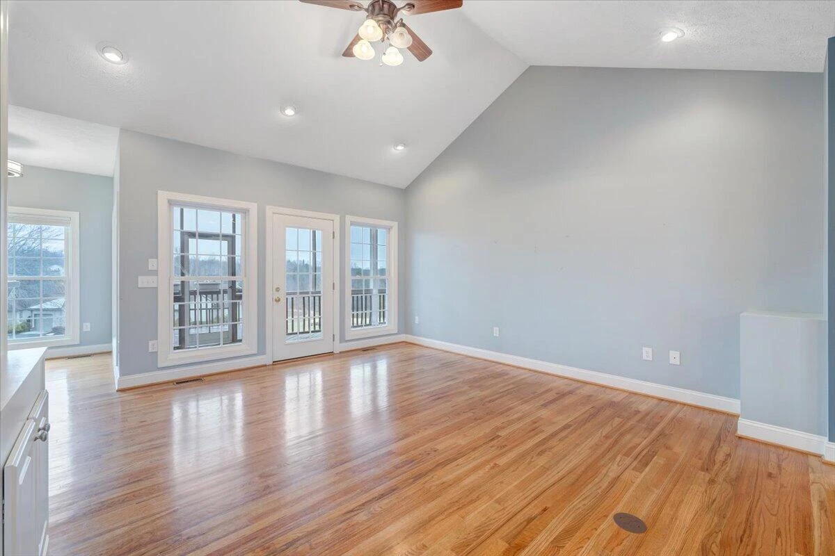 275 Chestnut Creek DR - Photo 19