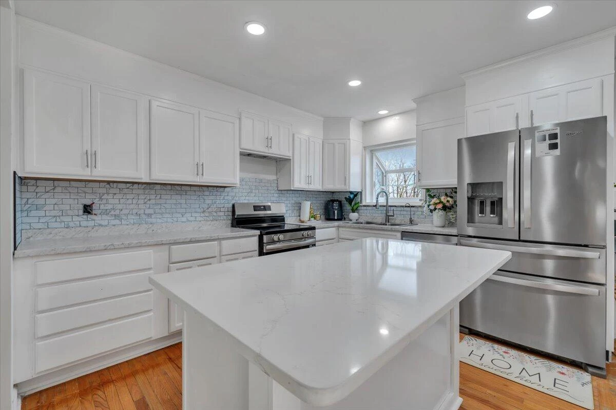 5572 Ambassador DR - Photo 15