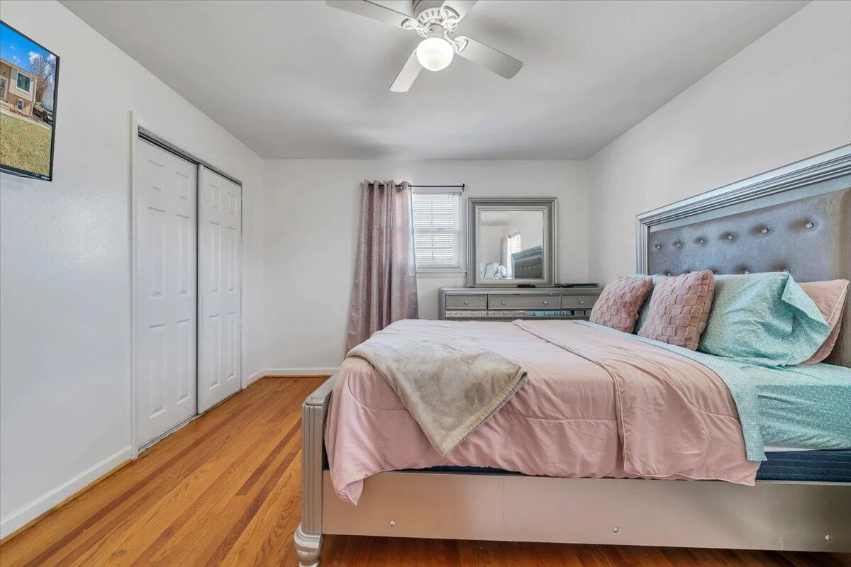 5572 Ambassador DR - Photo 20