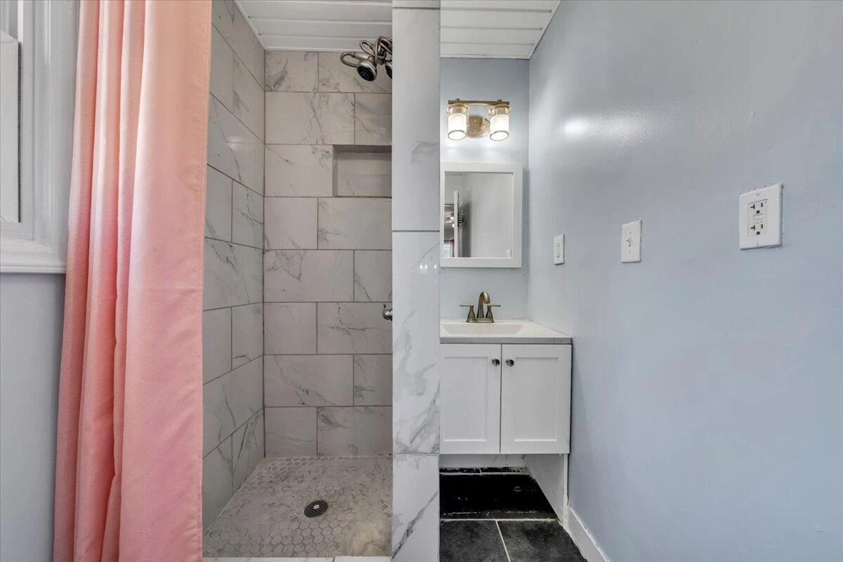 5572 Ambassador DR - Photo 23