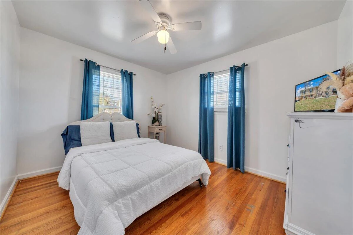 5572 Ambassador DR - Photo 24
