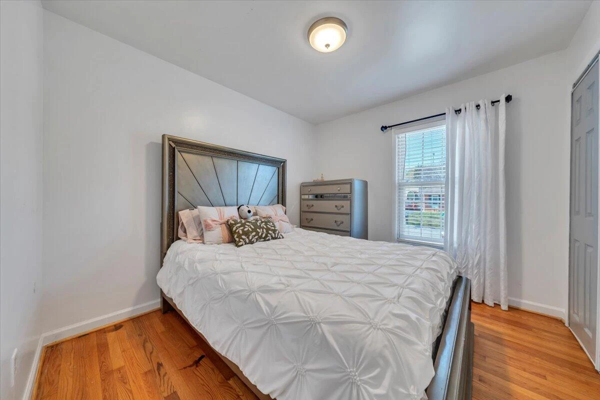 5572 Ambassador DR - Photo 26
