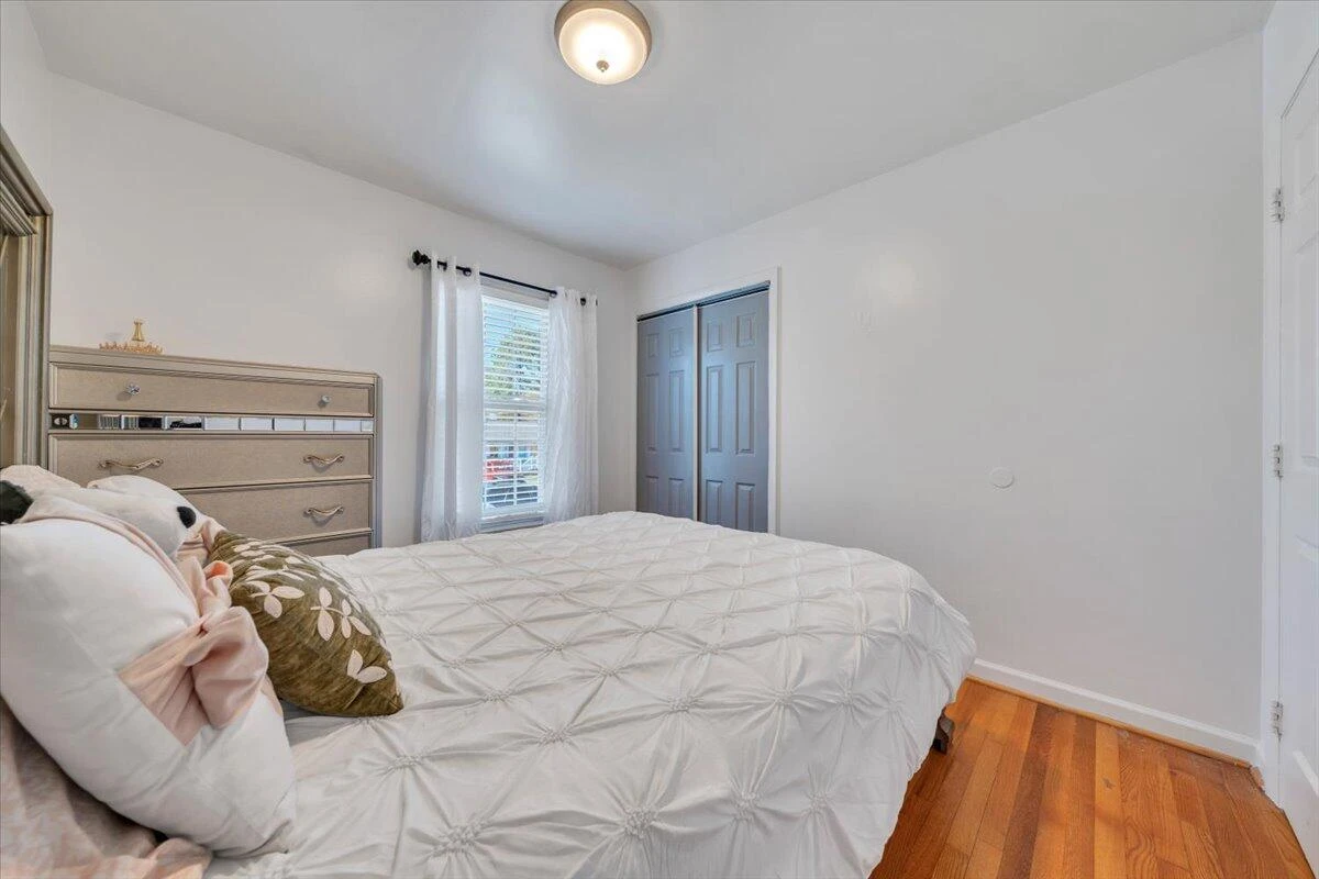 5572 Ambassador DR - Photo 27