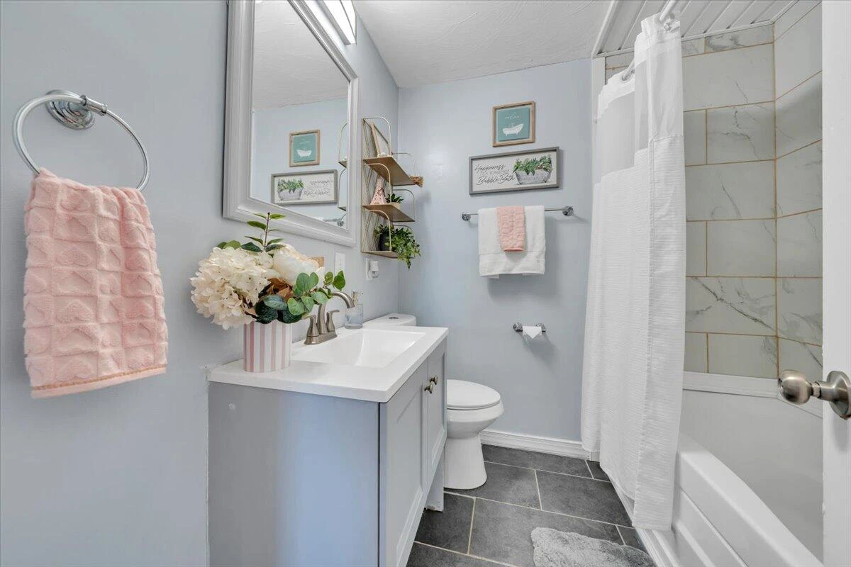 5572 Ambassador DR - Photo 28
