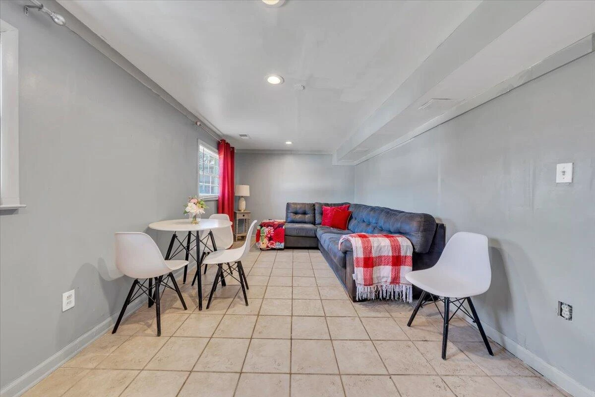 5572 Ambassador DR - Photo 31