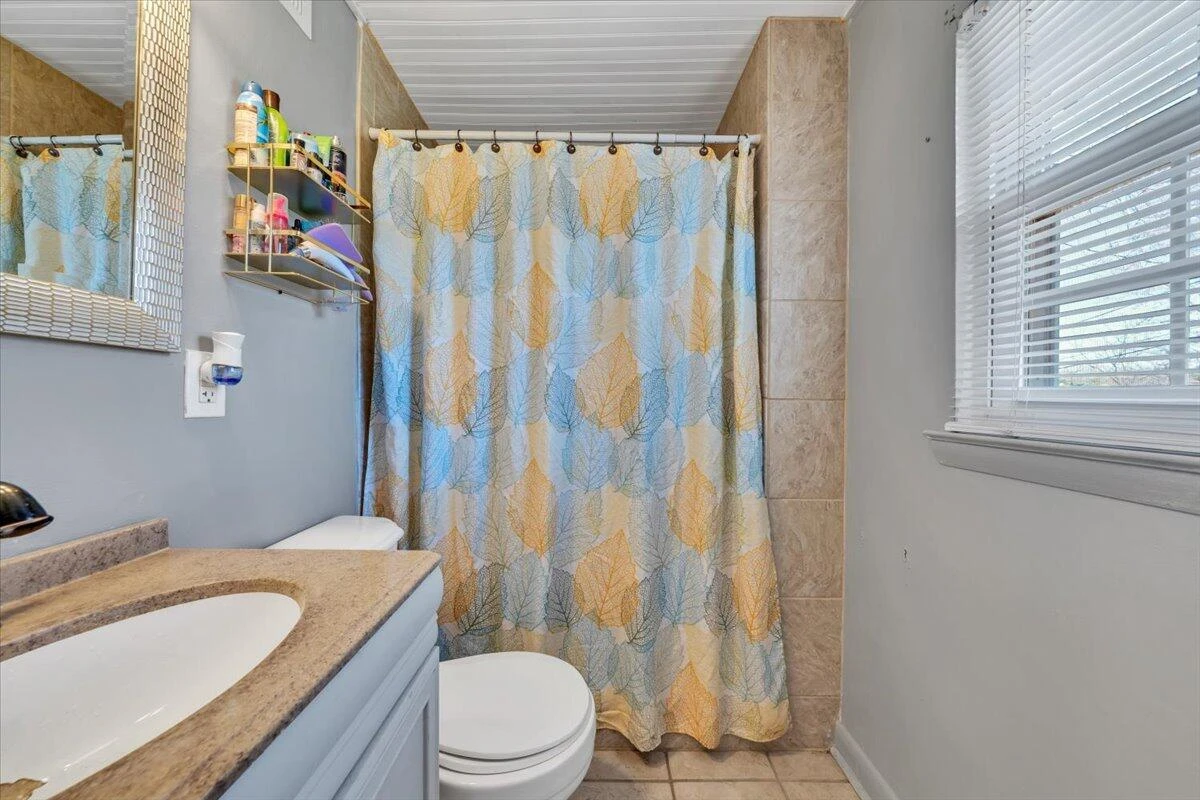 5572 Ambassador DR - Photo 35